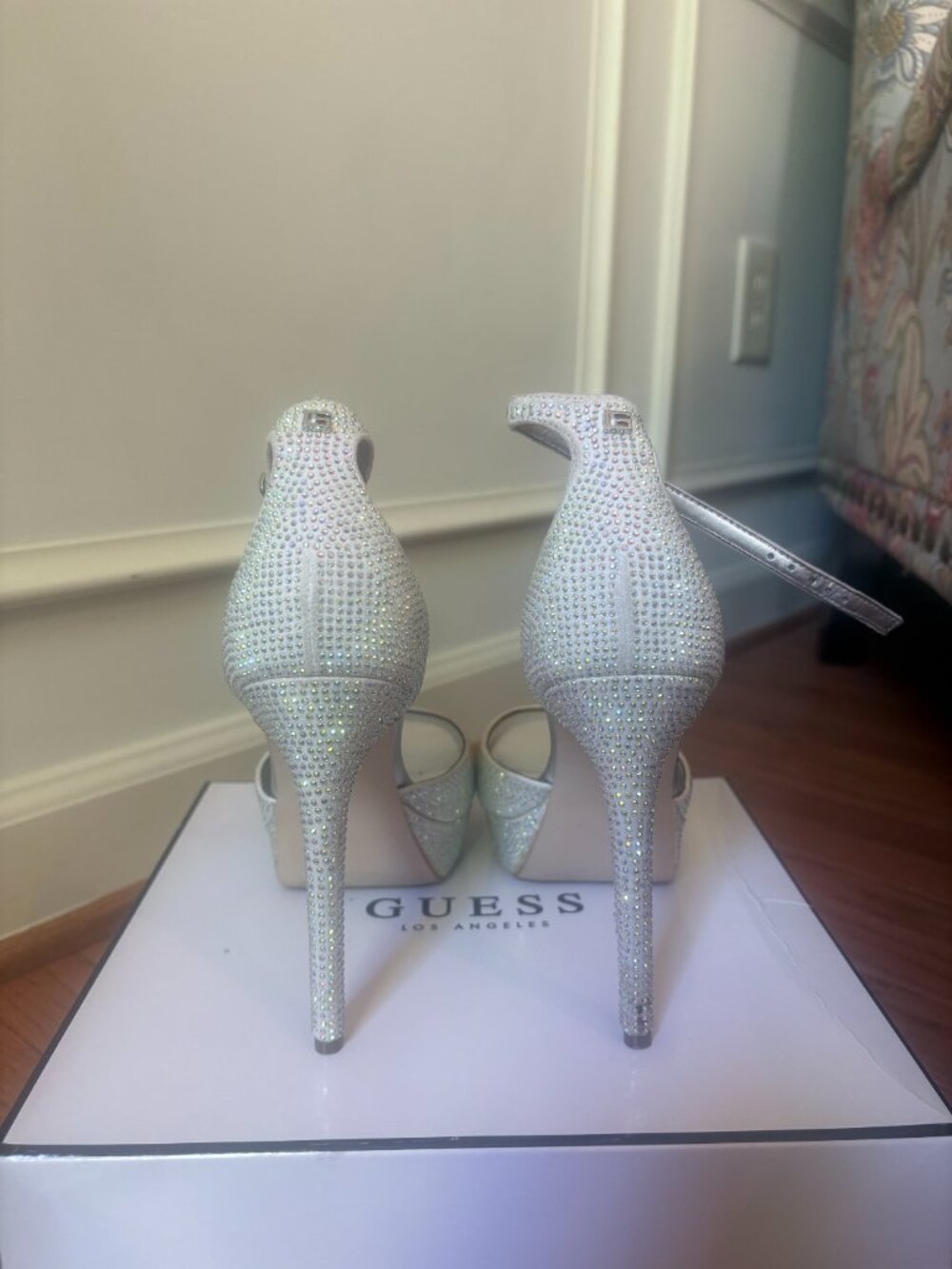 GUESS Silver Rhinestone Platform Heel Size 7.5 - Picture 3 of 7